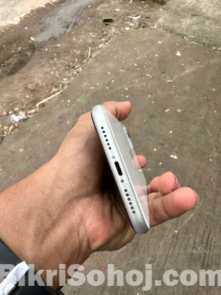 Iphone 11 White colour 128gb